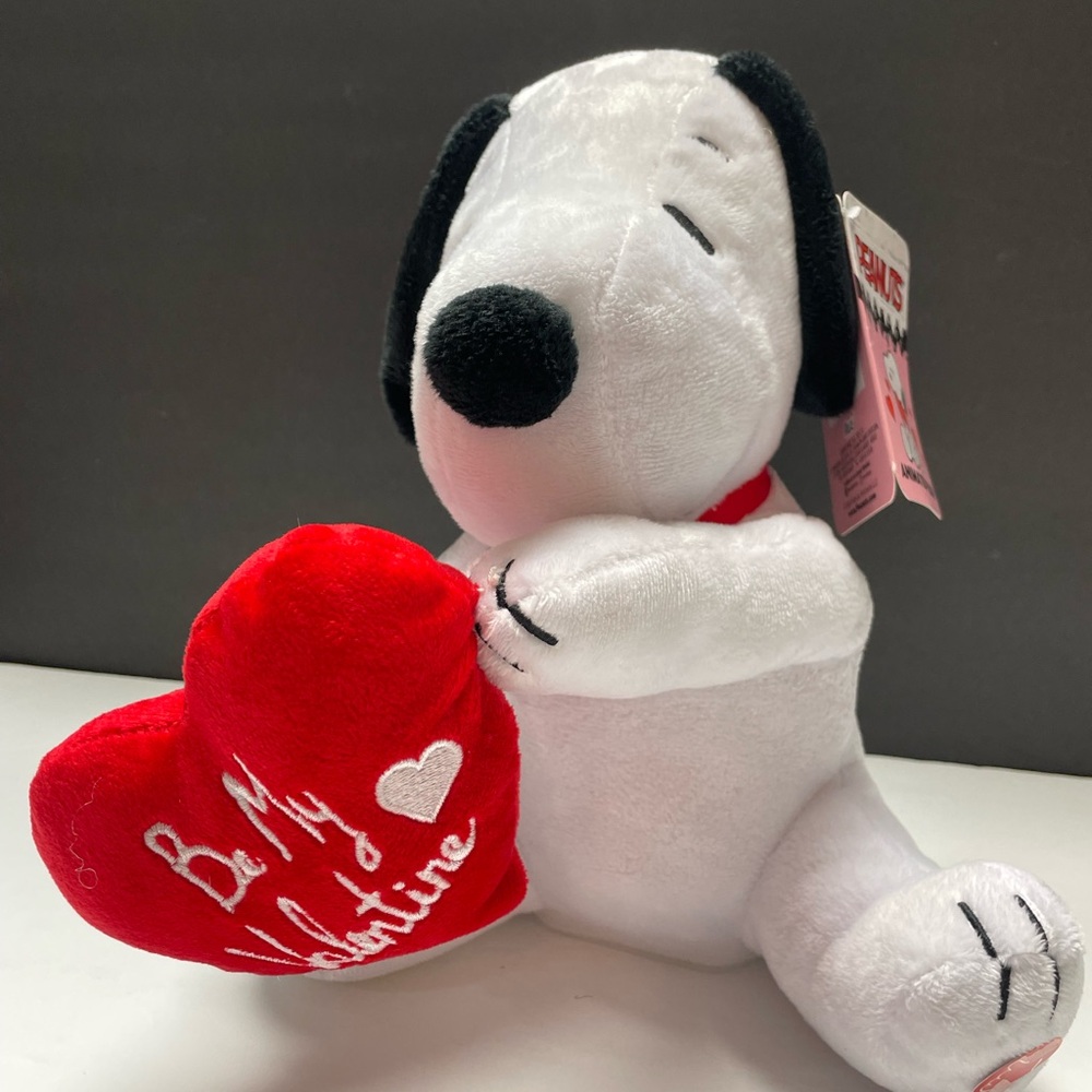 Peanuts Snoopy animated Plush NEW